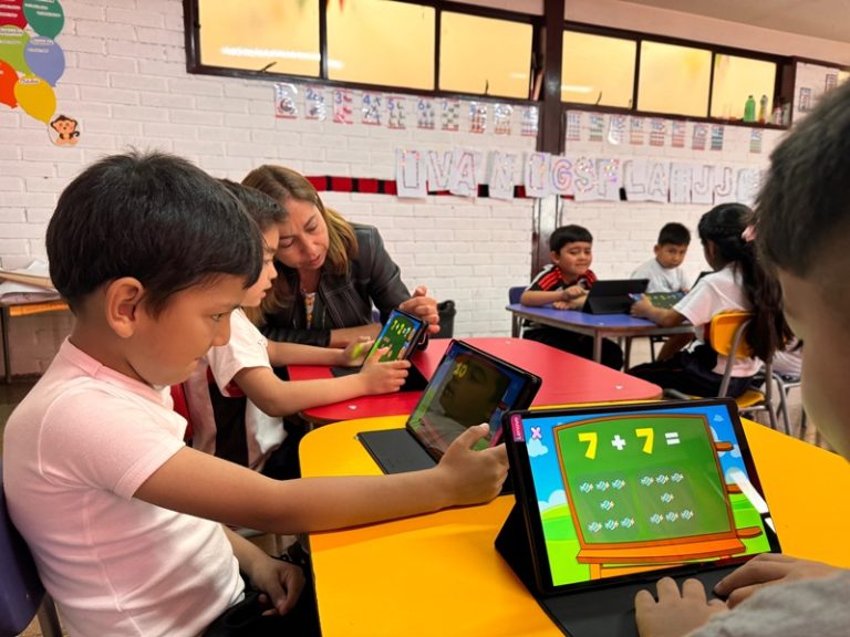 Innovador proyecto del Mixto Básica 2 incorpora Tablet a clases de enseñanza prebásica