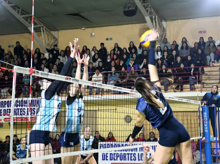 Con Encuentro Internacional de Voleibol comenzó Aniversario 234 de Los Andes